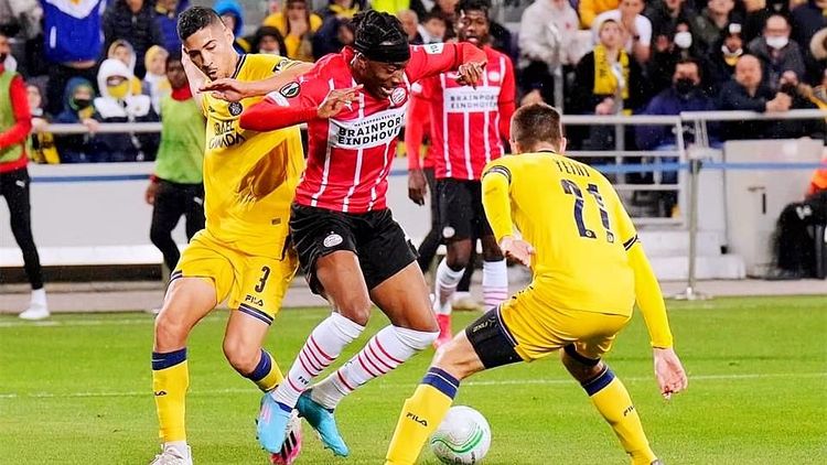 体育中超：平分秋色 上海申花1-1河南